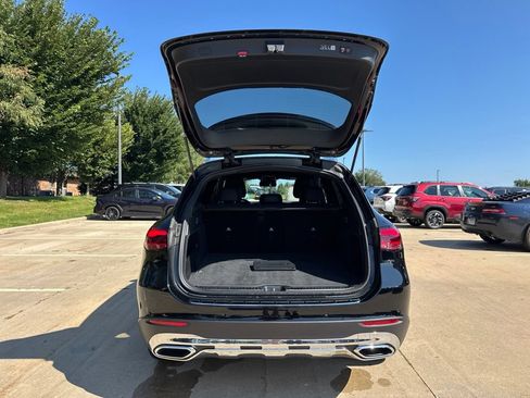 Used 2025 Mercedes-Benz GLC 300 4MATIC image 17