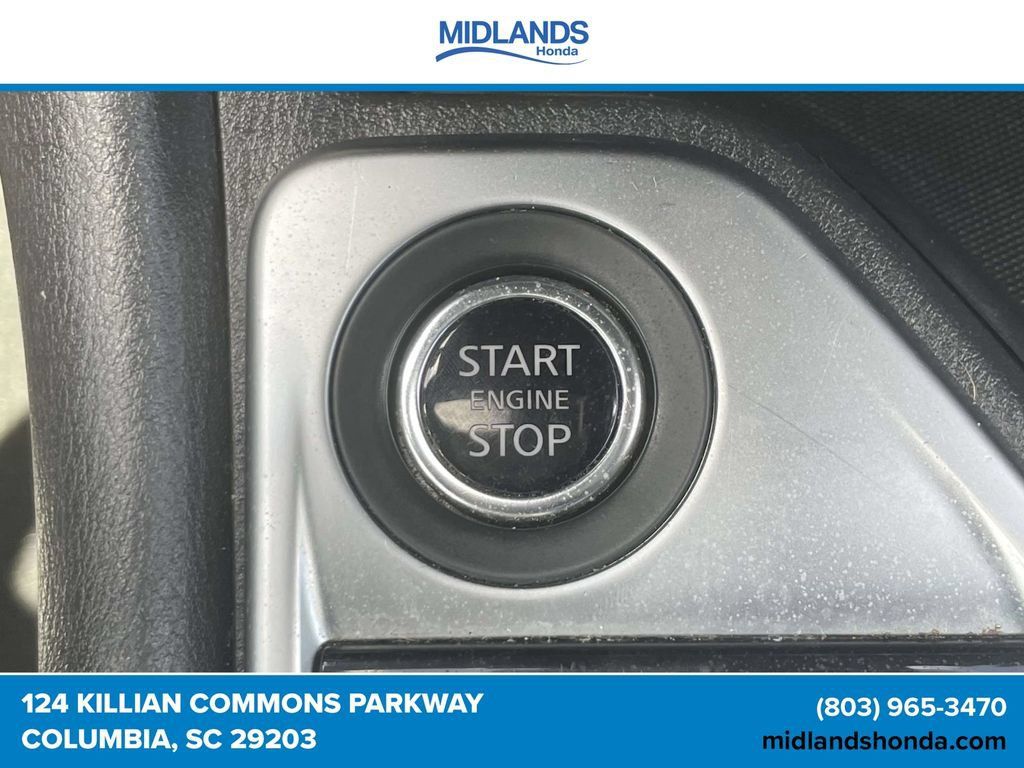 Used 2025 Nissan Sentra SV FWD image 28