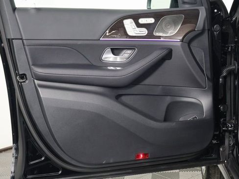 New 2026 Mercedes-Benz GLS 450 4MATIC image 8