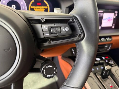 Used 2025 Porsche 911 Carrera image 19