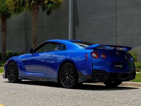 Used 2024 Nissan GT-R AWD/4WD image 26