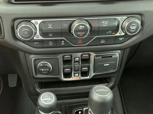 New 2026 Jeep Gladiator Sport AWD/4WD image 16