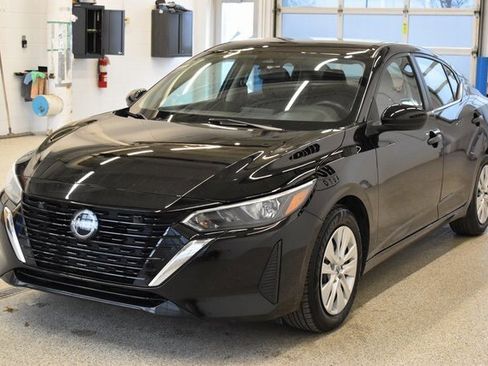 Used 2025 Nissan Sentra S image 9