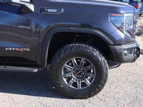 Used 2024 GMC Sierra 1500 AT4X image 9
