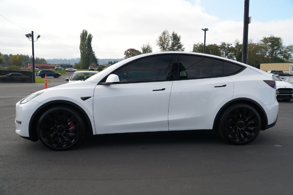 Used 2022 Tesla Model Y Performance AWD/4WD image 12