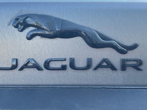 Used 2015 Jaguar XF Premium RWD image 44