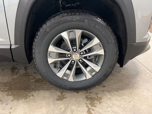 New 2026 Chevrolet Equinox LT w/ Convenience Package II image 18