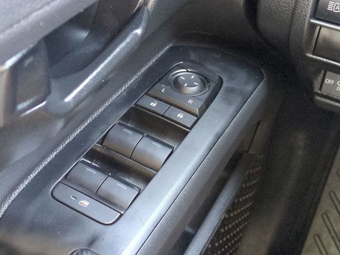 Certified 2025 Toyota Tacoma SR image 23