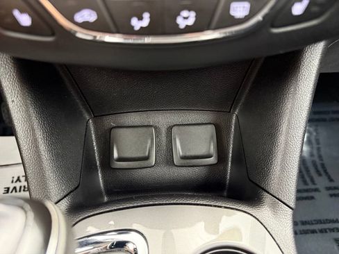 Used 2018 Chevrolet Cruze LT w/ Convenience Package FWD image 52