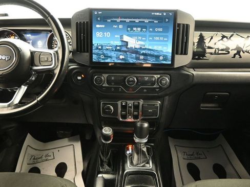 Used 2021 Jeep Wrangler Unlimited Sahara AWD/4WD image 17