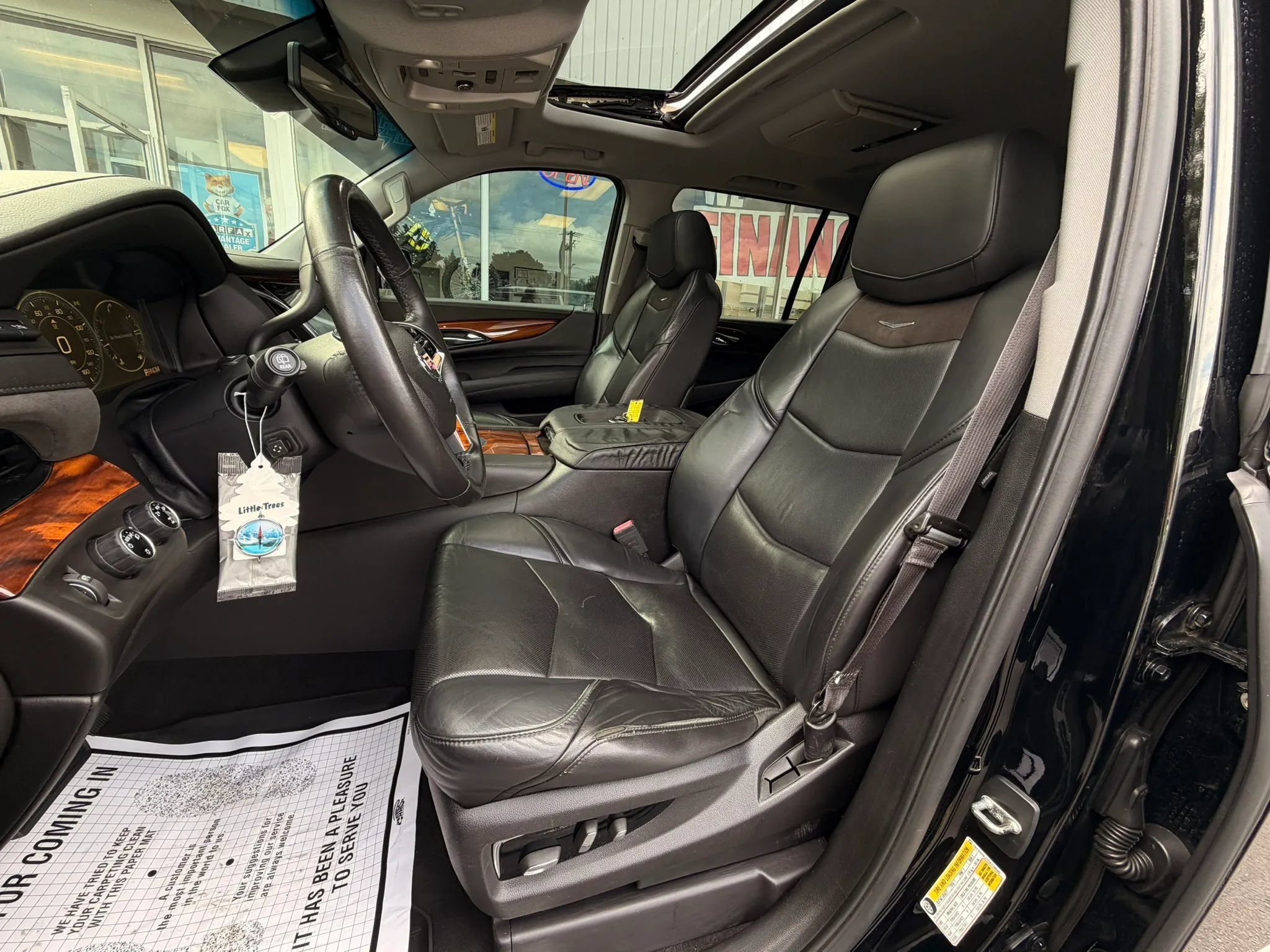Used 2015 Cadillac Escalade ESV Luxury AWD/4WD image 9