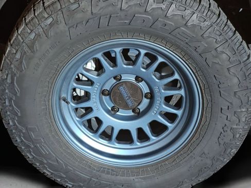 Used 2024 Toyota Tacoma TRD Off-Road image 17