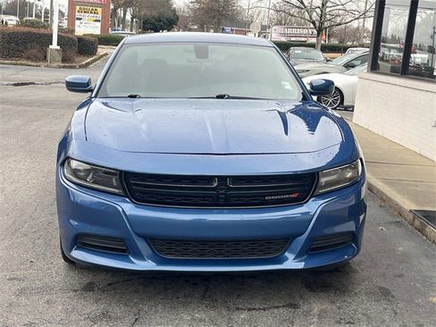 Used 2022 Dodge Charger SXT image 2
