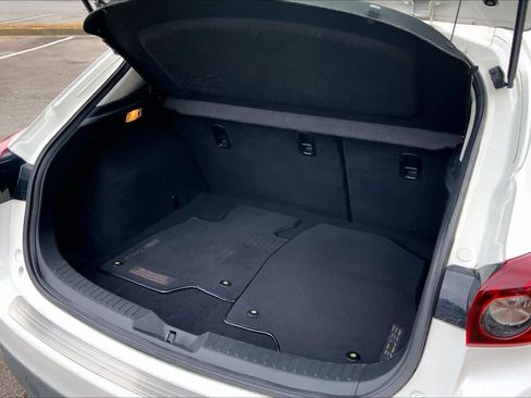 Used 2015 MAZDA MAZDA3 i Touring w/ Technology Package image 32