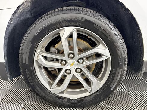 Used 2017 Chevrolet Equinox Premier w/ Enhanced Convenience Package AWD/4WD image 36