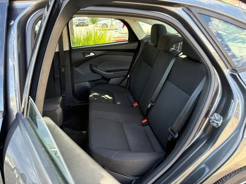 Used 2018 Ford Focus SE image 12