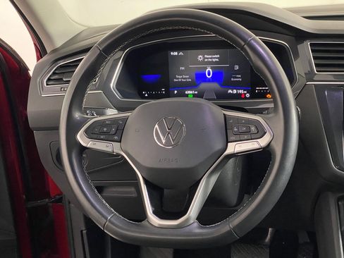 Used 2022 Volkswagen Tiguan SE image 16
