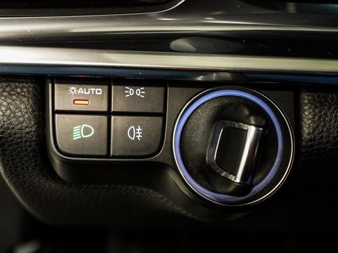 Used 2022 Porsche Panamera 4 Platinum Edition image 37