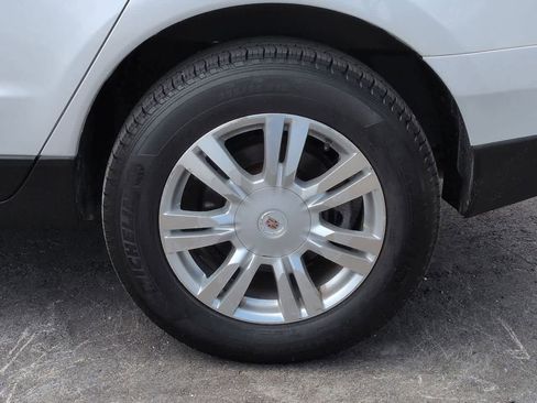 Used 2011 Cadillac SRX Luxury FWD image 13