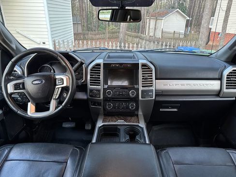 Used 2017 Ford F250 Lariat w/ Lariat Value Package image 31