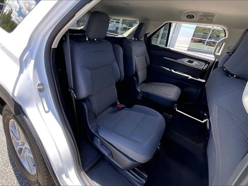 Certified 2025 Ford Explorer Active RWD image 25
