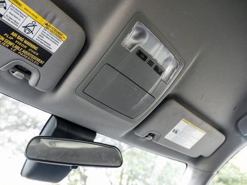 Used 2017 Toyota Highlander Plus image 37