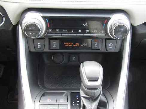 Certified 2021 Toyota RAV4 XLE Premium image 22