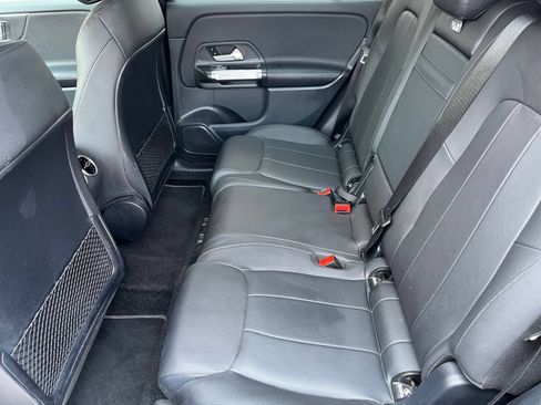 Used 2025 Mercedes-Benz GLB 250 image 29