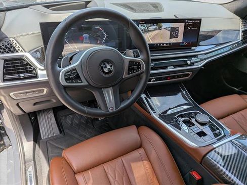 Certified 2025 BMW X7 xDrive40i w/ M Sport Package AWD/4WD image 10