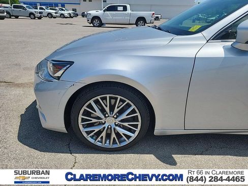 Used 2017 Lexus IS 200t RWD image 32