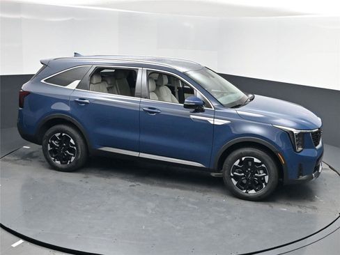 New 2026 Kia Sorento S image 13