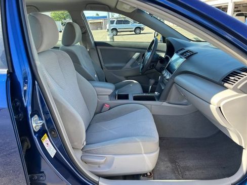 Used 2011 Toyota Camry LE FWD image 9