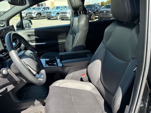Used 2025 Toyota Sienna XLE Woodland Edition AWD/4WD image 8