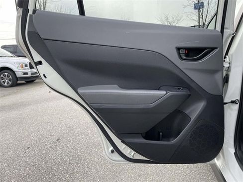 Used 2024 Subaru Crosstrek 2.0i Premium image 14