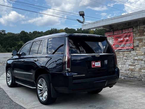 Used 2017 Cadillac Escalade Luxury w/ LPO, Radiant Package AWD/4WD image 4
