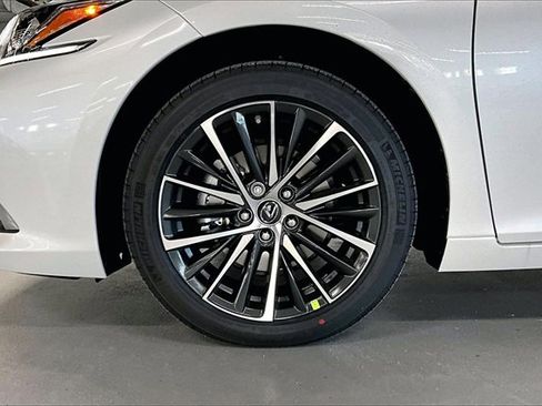 New 2025 Lexus ES 350 w/ Premium Package image 12