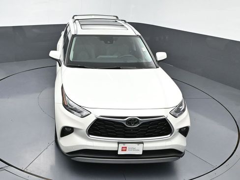Certified 2021 Toyota Highlander Platinum image 39
