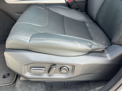 Used 2024 Toyota Tundra Limited AWD/4WD image 16