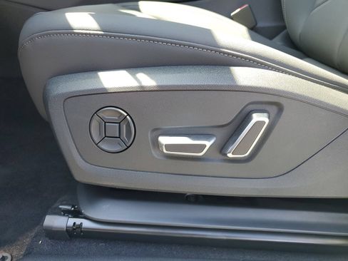 New 2026 Audi Q3 quattro 2.0T AWD/4WD image 23