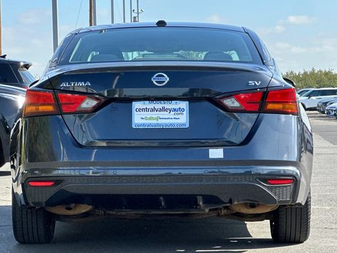 Certified 2022 Nissan Altima 2.5 SV image 5