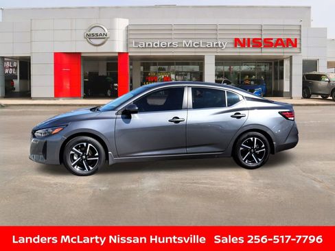 Used 2025 Nissan Sentra SV w/ Trunk Package image 8