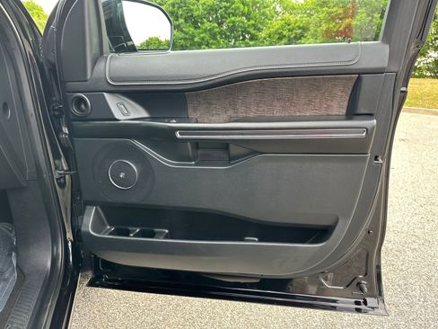 Used 2019 Ford Expedition Limited AWD/4WD image 12