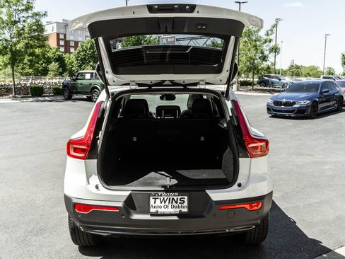 Used 2025 Volvo XC40 B5 Plus AWD/4WD image 28