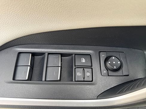 Used 2025 Toyota RAV4 Limited image 15