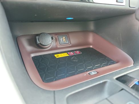 Used 2023 Toyota RAV4 Limited AWD/4WD image 15