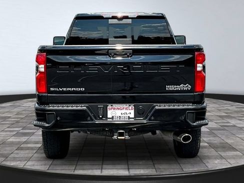 Used 2024 Chevrolet Silverado 2500 High Country w/ High Country Premium Package AWD/4WD image 5