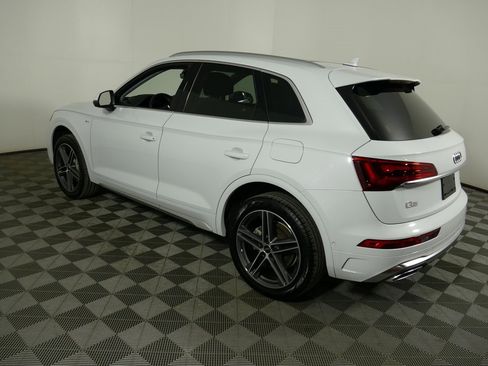Used 2024 Audi Q5 e Prestige w/ Prestige Package image 5