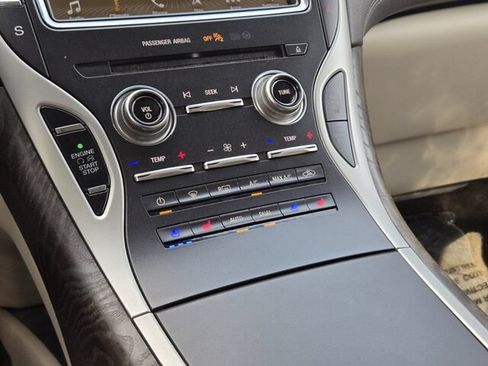 Used 2019 Lincoln Nautilus Reserve FWD image 30
