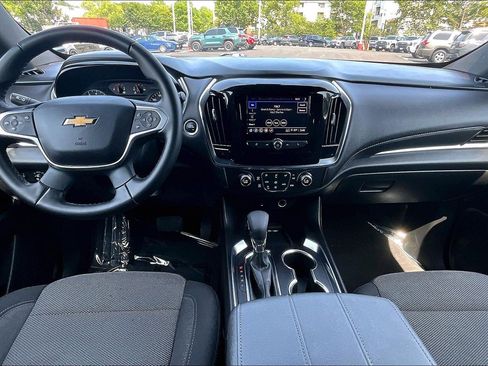 Used 2023 Chevrolet Traverse LT FWD image 14