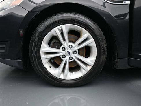Used 2015 Ford Taurus SEL FWD image 26